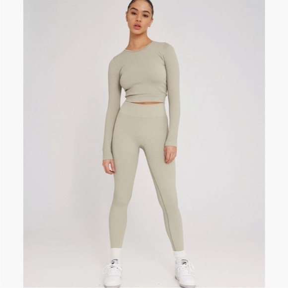 Adanola Rib Long Sleeve Crop Top - Picture 2 of 11